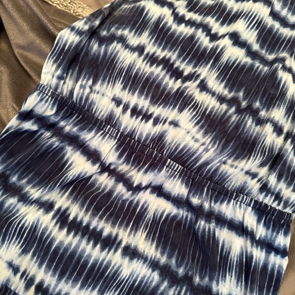 Halter neck dress - Picture 4 of 10